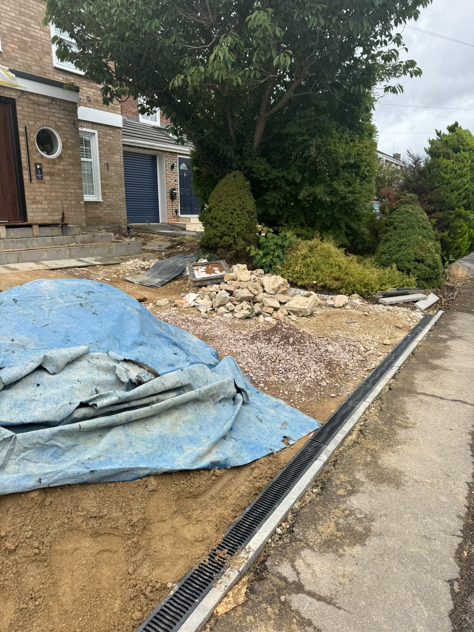 New driveway and planting borders in Maidenhead