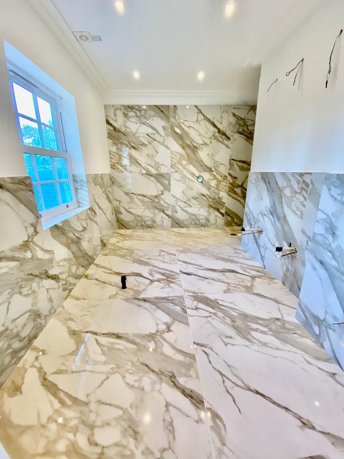 Tiling work in Binfield by K Hadden Tiling — photo 4