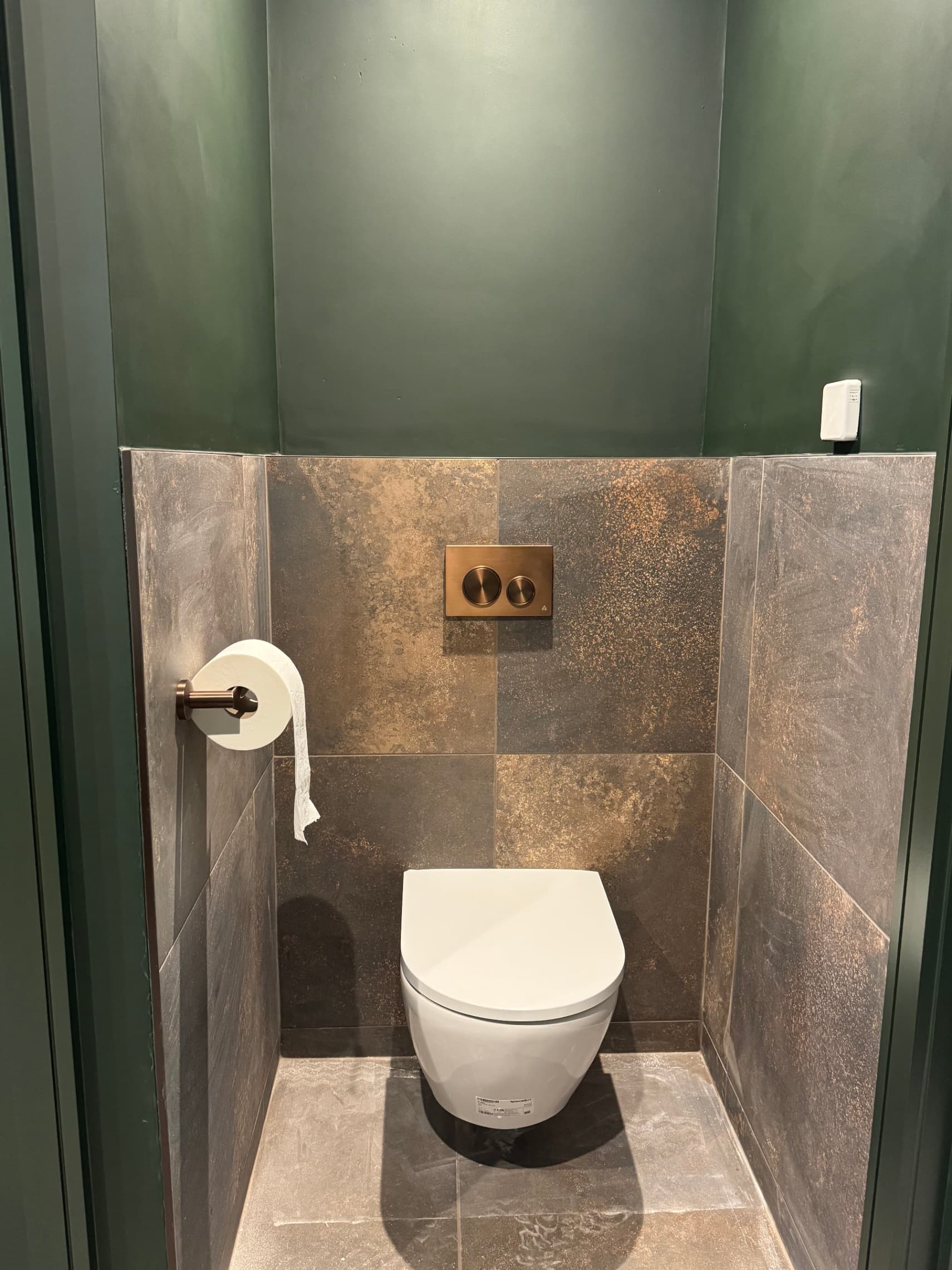 Bathroom tiling by K Hadden Tiling