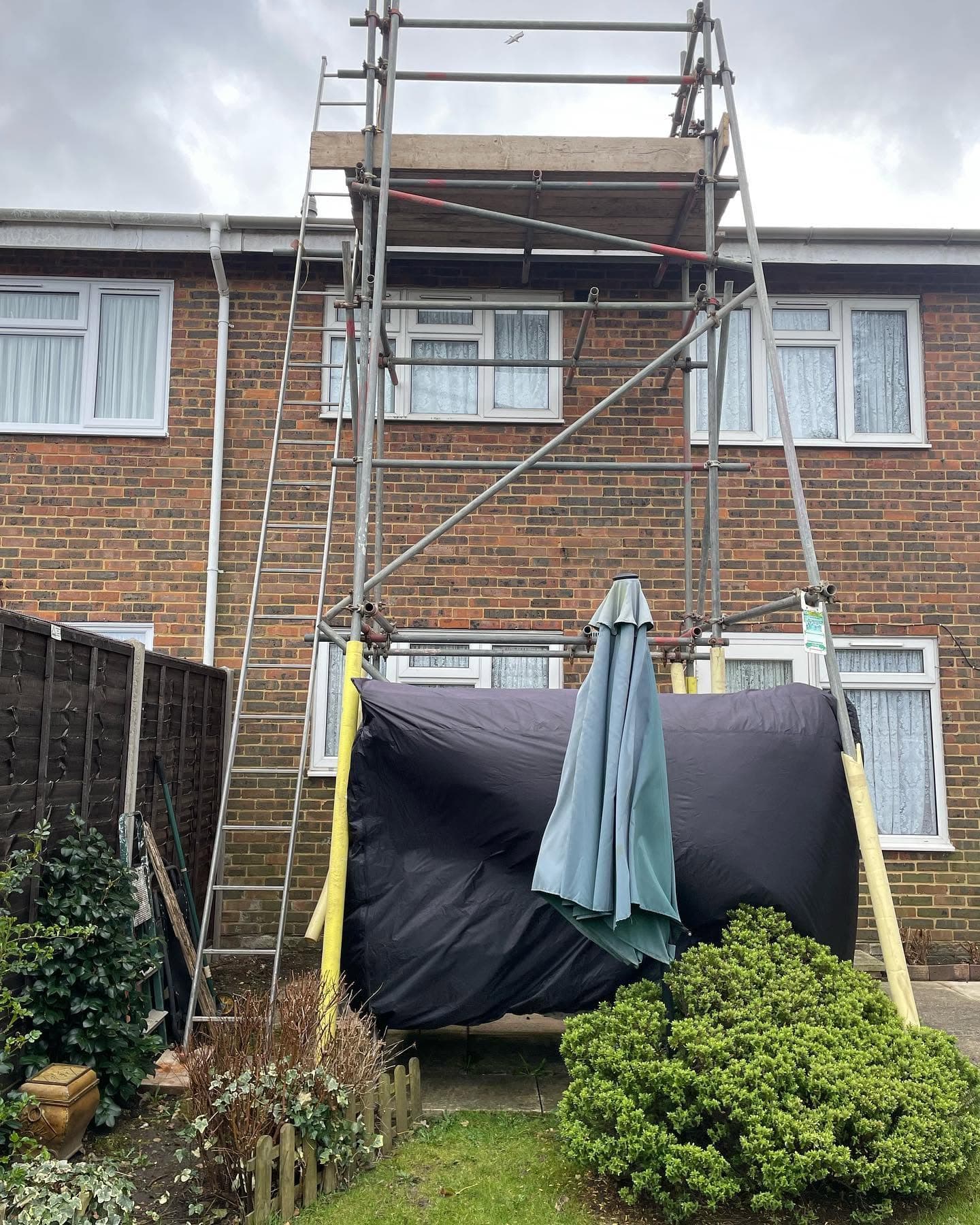 We've got this scaffold set up for a fascia and soffit job. This is mid-project, with everything secured and ready for the trades to get on with the work.